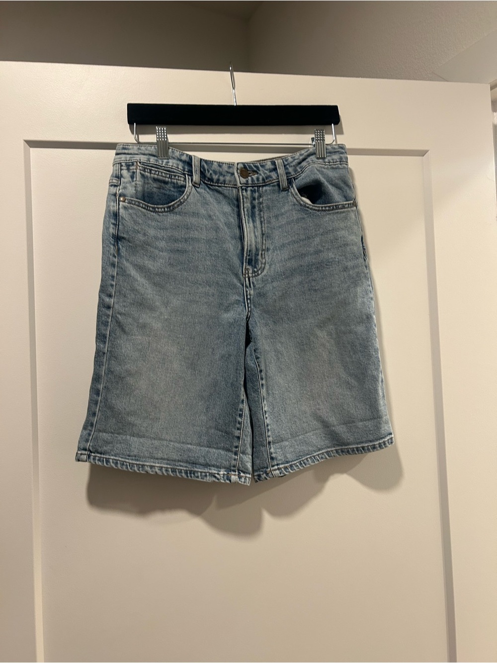 Women’s Light Wash Denim Shorts - Casual Relaxed Fit